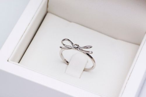 Złoty pierścionek PBD4203 - Diament na Arena.pl