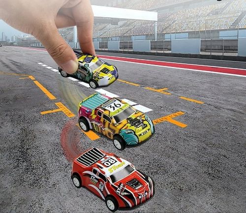 DUŻY ZESTAW SAMOCHODÓW METALOWE RESORAKI W WALIZCE AUTKA AUTKO Z NAPĘDEM na Arena.pl