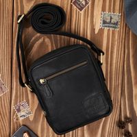 saszetka męska skórzana na ramię czarna vintage paolo peruzzi si-35-bl