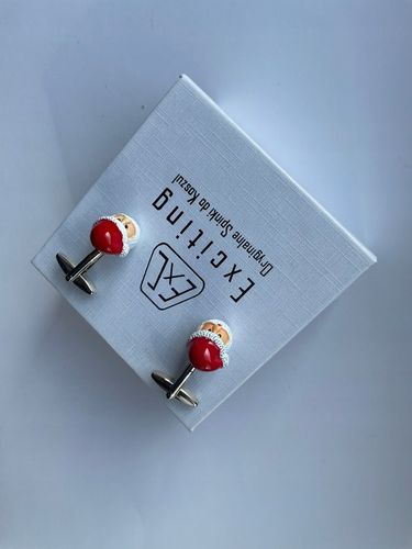 Okolicznościowe spinki do mankietów EXC Mikołaj Gwiazdor w Białej Szkatułce na Arena.pl