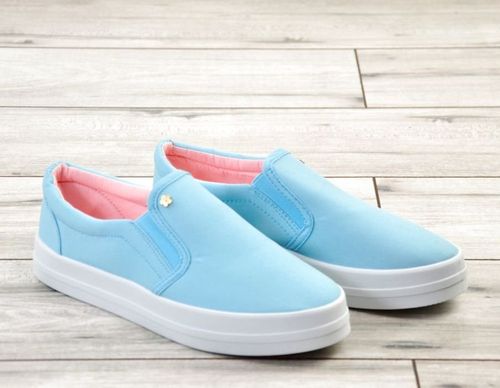 Niebieskie trampki Slip On na platformie39 na Arena.pl
