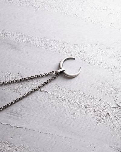 Srebrny wisiorek LUNULA na Arena.pl