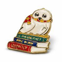 Hedwig with Books | 4 cm | Metal | Przypinka | Harry Potter