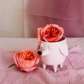 Doniczka różowa pies Azorek - Rękodzieło na prezent od Lamabo Ceramics