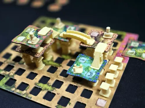 Babilon - strategiczna gra planszowa - budowanie trójwymiarowego ogrodu na Arena.pl