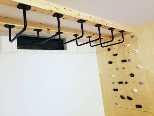 drążek do podciągania sufitowy czarny na Arena.pl