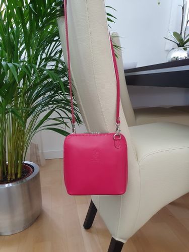 VERA PELLE torebka skórzana damska listonoszka stożek V024 fuksja na Arena.pl