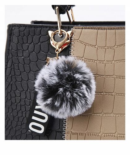 TOREBKA DAMSKA KUFEREK CZARNY BEŻ DO RĘKI NA RAMIĘ LISTONOSZKA WĄŻ na Arena.pl