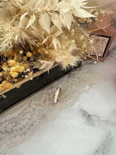 1085 Złoty pierścionek obrączka biały środek r 9/19mm stal chirurgiczna na Arena.pl