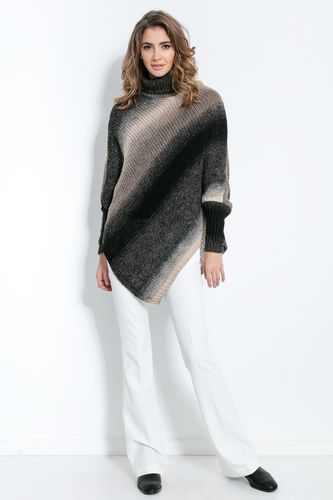 Poncho F884 na Arena.pl