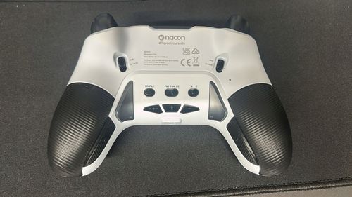 Gamepad NACON Revolution 5 Pro na Arena.pl