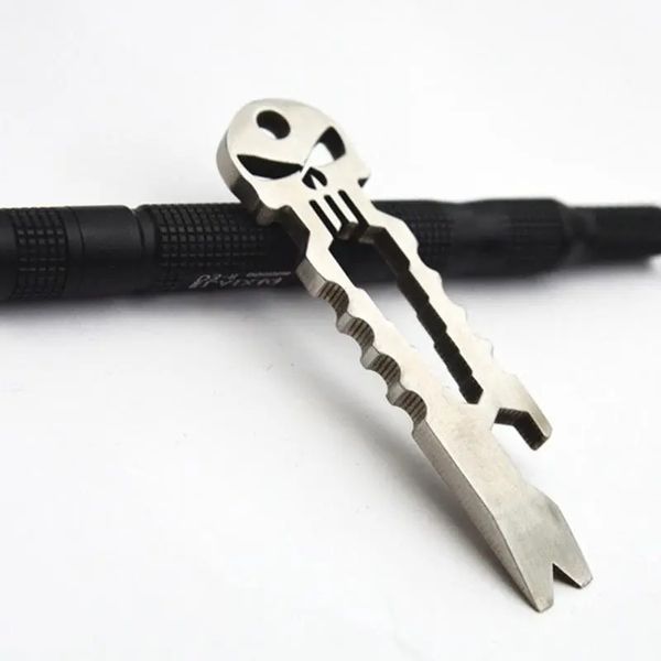 Breloczek do kluczy Czaszka Punisher Multitool Silver Mściciel Symbol Łomik zdjęcie 5