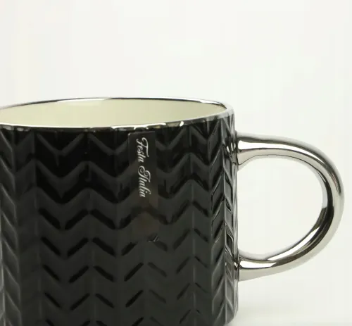 KUBEK PORCELANOWY DO KAWY HERBATY WZÓR SWETEREK 470ML ZE SREBRNYM UCHEM na Arena.pl