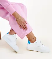Biało-niebieskie sneakersy Akila 37