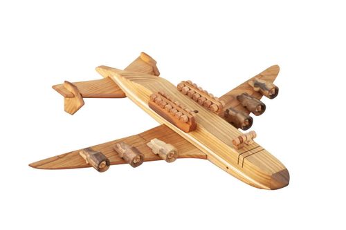 Duży model samolotu "An-225 Mrija" na Arena.pl