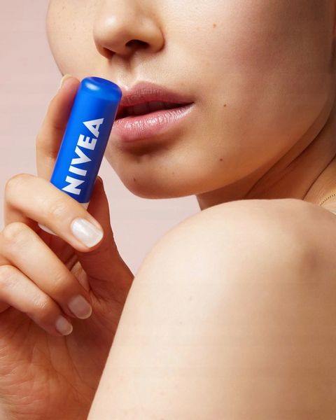 NIVEA Pomadka ochronna do ust Original Care zdjęcie 5
