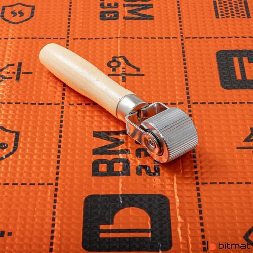 Rolka dociskowa fazowana do mat butylowych wałek z drewnianą rączką na Arena.pl