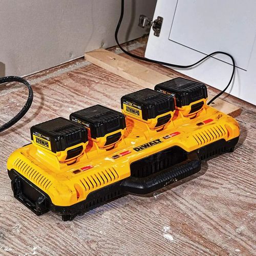 DEWALT ŁADOWARKA DCB104 4-PORTY XR 8A na Arena.pl
