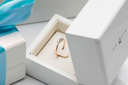 Złoty pierścionek PZD5400 - Diament na Arena.pl