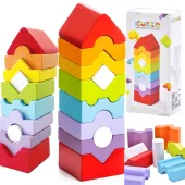 Drewniana wieża z klocków