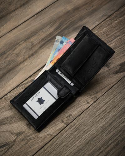 kompaktowy, pojemny portfel męski - cavaldi na Arena.pl