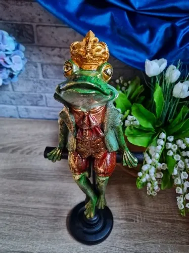 FIGURKA FIGURA ŻABA ŻABKA SIEDZĄCA W KORONIE model II na Arena.pl