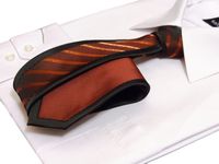 Wąski KRAWAT śledź czarno-czerwony