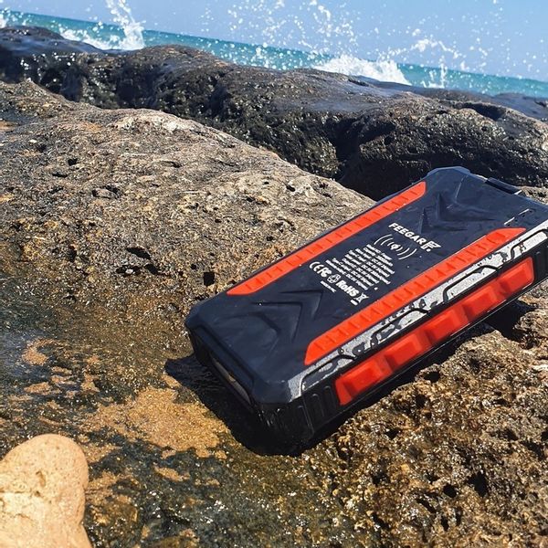 Power bank Solarny Feegar 36000mah 20W 4x USB-C QI zdjęcie 5