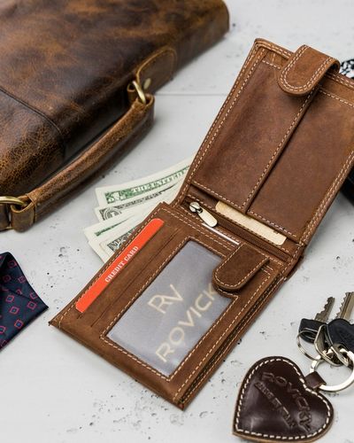 Always Wild skórzany męski portfel z zapinką RFID na Arena.pl