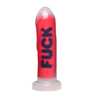 blush novelties dildo silikonowy red 18,5 cm z przyssawką i napisem