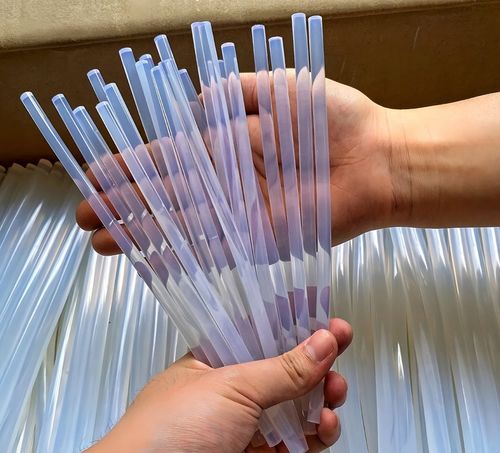 PISTOLET DO KLEJU NA GORĄCO DO KLEJENIA KLEJARKA MOCNY 60W + 20X KLEJ na Arena.pl