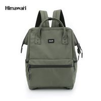 plecak z wodoodpornego nylonu w zielonym kolorze wyposażony