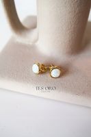 Złote kolczyki sztyfty z opalem 585 – eteryczny blask i subtelna elegancja