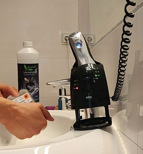 1L BIOPRETTA PŁYN CZYSZCZĄCY DO GOLAREK wyposażonych w bazę CCR I 95% alk. na Arena.pl