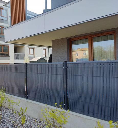 Listwy pionowe do ogrodzeń panelowych 123 x 250 cm, szer. 62-80 mm antracyt na Arena.pl