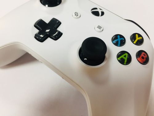 Oryginalny pad Xbox One S nowy model jack Biały na Arena.pl
