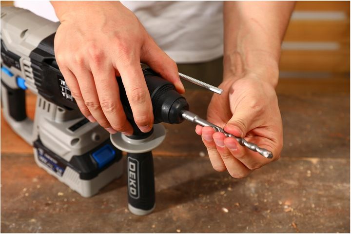 MŁOT UDAROWY MŁOTOWIERTARKA AKUMULATOROWA UDAR SDS+ AKU WIERTŁA DEKO 3J zdjęcie 11