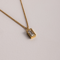 naszyjnik z białą cyrkonią pozłacany luminoir (c25/vic/01/1au)