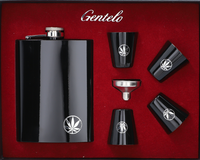 Piersiówka w Zestawie w Opakowaniu Prezentowym