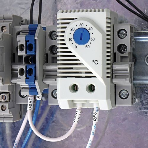 Qoltec Termostat zamykający 10A DIN 35 na Arena.pl