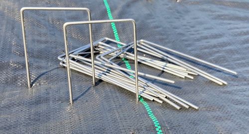 MOCNE METALOWE SZPILKI DO AGROWŁOKNINY AGROTKANINY KOŁKI 25 na Arena.pl