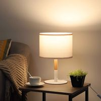 lampka nocna z drewna z lnianym abażurem e27