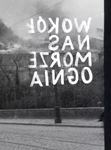 Wokół nas morze ognia zdjęcie 1