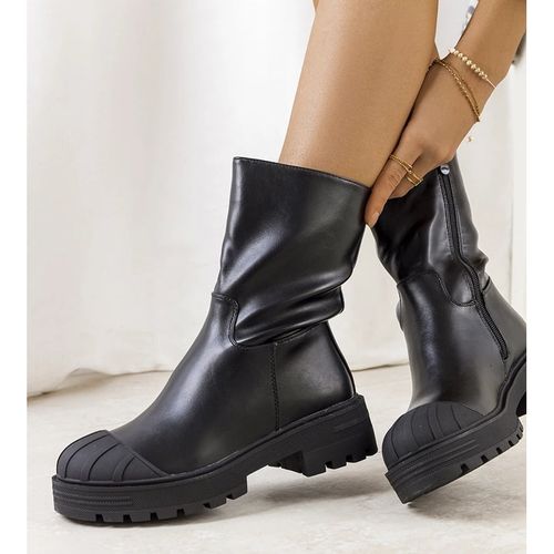 Czarne traperki r.37 na Arena.pl