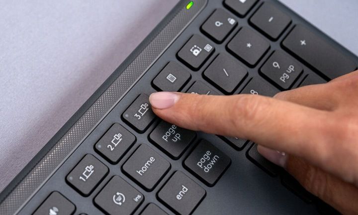 Klawiatura LOGITECH K950 Grafitowy zdjęcie 12