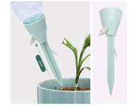 Nawadniacz doniczek kwiatów wbijany na butelkę