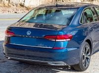 VW Passat B8 Sedan - LISTWA CHROM Chromowana KLAPA
