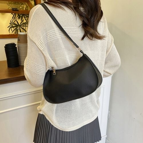 TOREBKA DAMSKA CZARNA NA RAMIĘ SKÓRA EKO KUFEREK LISTONOSZKA POJEMNA na Arena.pl