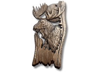 Płaskorzeźba drewniana łosia łoś na tle lasu prezent dla myśliwego 48cm