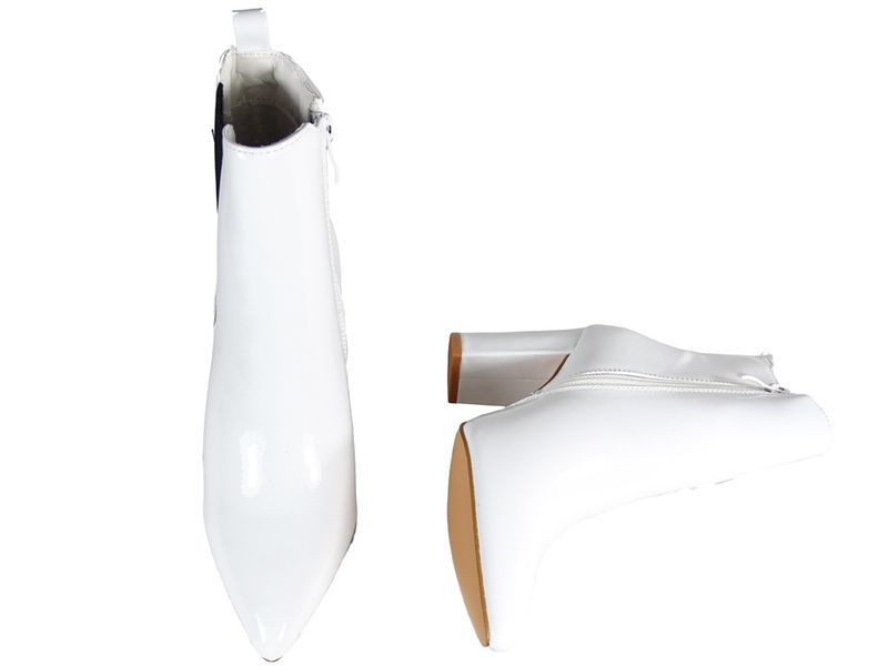 Białe lakierowane botki damskie na obcasie zdjęcie 4